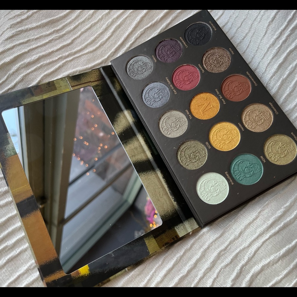 Nomad Berlin Underground Eyeshadow Pallet Mirror